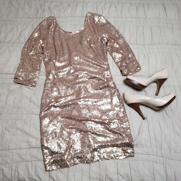 Shellie65722511's tweet photo. So good I had to share! Check out all the items I'm loving on @Poshmarkapp from @CyndiDavis #poshmark #fashion #style #shopmycloset #betseyjohnson #lulus #agadrianogoldschmied: https://t.co/GNJB20GCEo https://t.co/YqVYZUwsdi