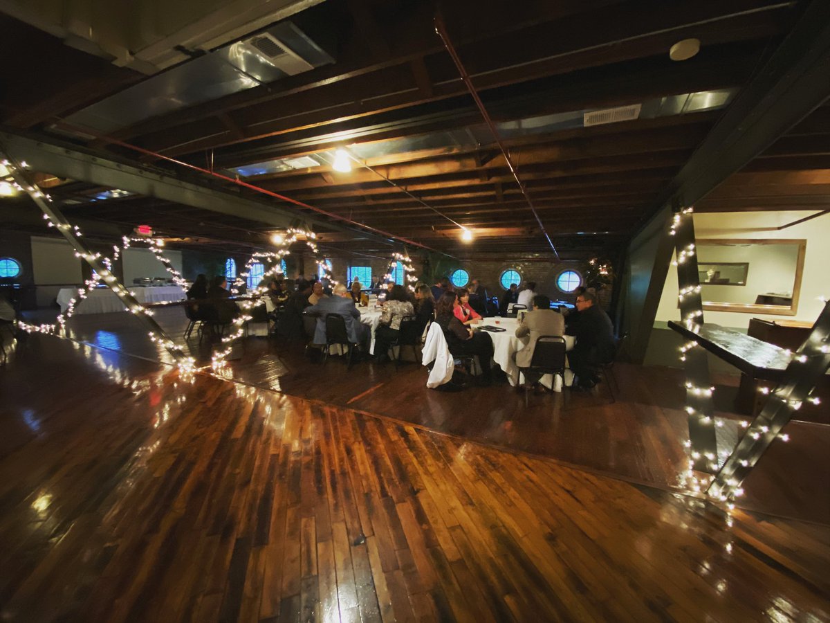 defensecollab's tweet photo. The Defense Collaborative’s coaching and cocktails event is under way! #thedefensecollaborative #risk #claims #insurance #liability #risk #networking #collaboration #lemplofts https://t.co/rzK08x76lo
