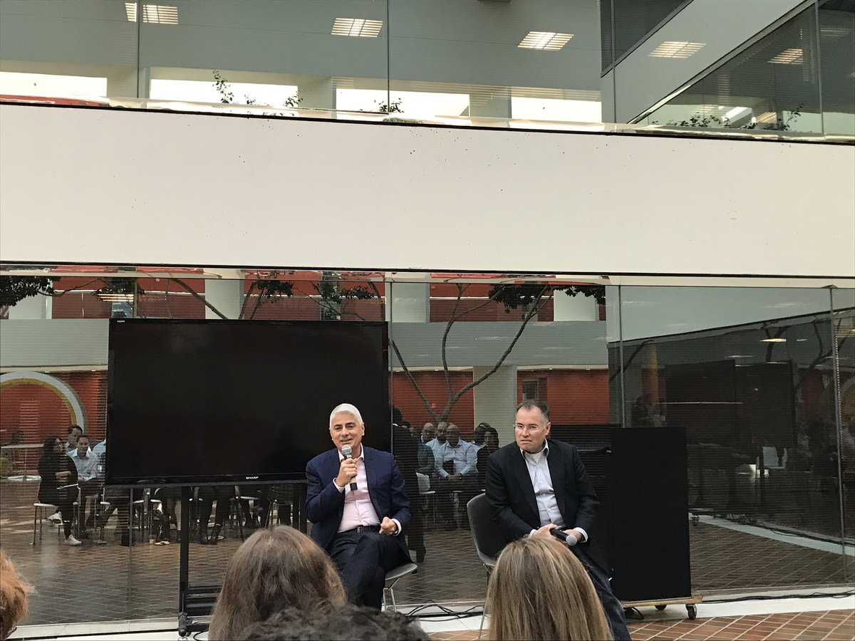 Fabulous conversation with Carlos Menendez and Gilberto Caldart brought to us by the Latin Network! Great piece of career advice from Caldart: "Treat every new role as a rental... and leave it better than it was when you started" 🤯🤓💡 #priceless <a href="/wearemastercard/">We Are Mastercard</a>