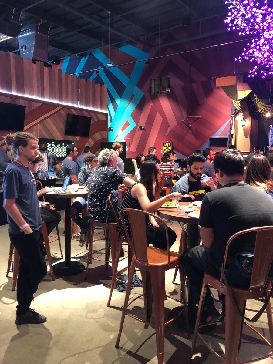 Annenberg_FDN's tweet image. More than 600 people at 12 volunteer sites across Los Angeles took part in #TechGivesBack, hosted by @SVB_Financial with support from #AnnenbergTech &amp;amp; #PledgeLA! Thanks to the many great companies &amp;amp; volunteers who took time out of their busy work weeks to support LA nonprofits.