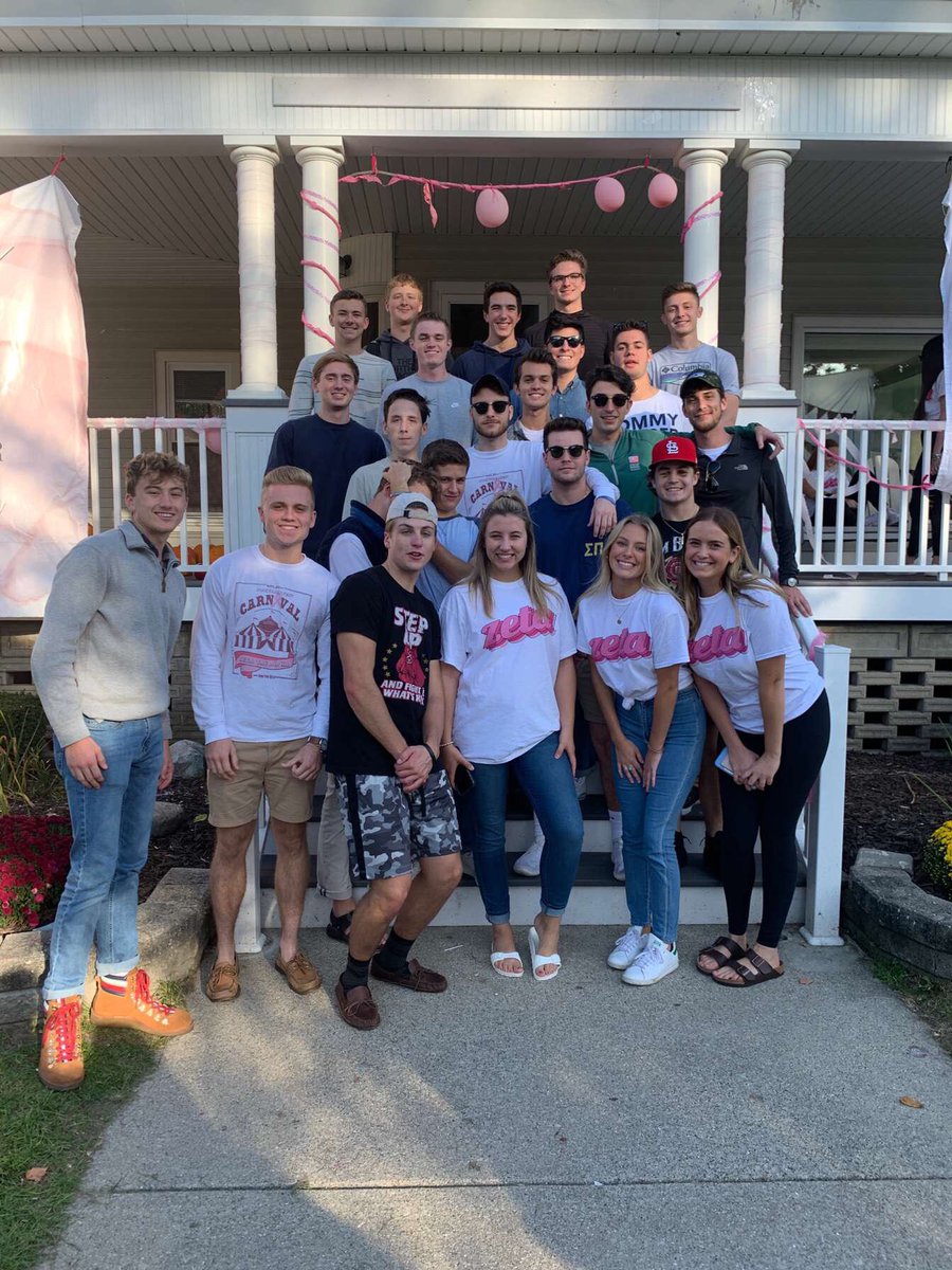 ryan_garr's tweet photo. #SigmaPiThinksPink @ztacmich https://t.co/CZEra6mYt0