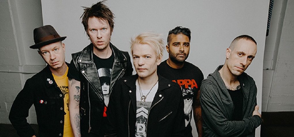 musictrendscol's tweet photo. #IMPORTANTE: @thebottlemen, @Sum41 y @carlyraejepsen habrían sido bajas de los carteles finales a último minuto. Los primeros dos vendrían en solitario a Latinoamérica durante Marzo/Abril. Estaremos atentos a cualquier novedad 🙌🏻 https://t.co/REfZnX9UXX