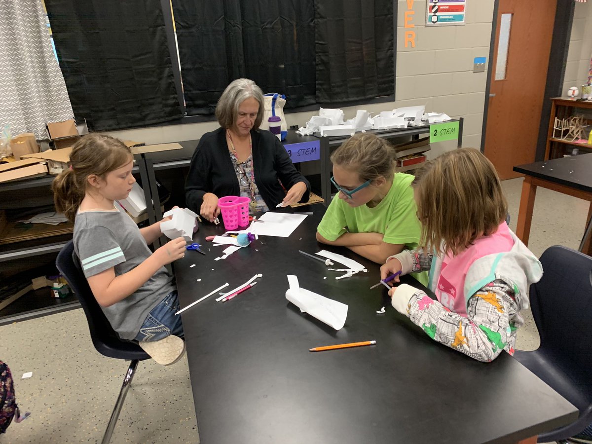 PI_STEM_LEAP_5's tweet photo. 5th Grade STEM Ss working hard on their windcars.  @PI_Wildcats https://t.co/q5C3aRpORQ