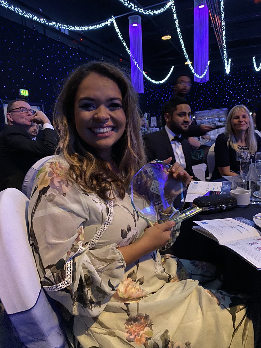AmyClowrey's tweet photo. Well done Sadie you rising star you 🌟🌟🌟 @Switalskis @ClinNegSwits @SwitalskisG 🌟🌟🌟 #YLAwards https://t.co/dBOuORzXdG