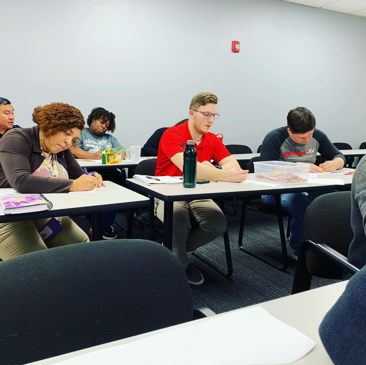 PeerlessAV's tweet photo. Today, we celebrated Customer Service Week with a deliciously catered lunch 🍽, ice cream bar 🍦, and puzzle activity 🧩🖍!
#AVTweeps #customerserviceweek #csweek2019 #csweek #csweek19 #customerservice #customercare #teambonding #teamwork https://t.co/lzQMWQ0Tob