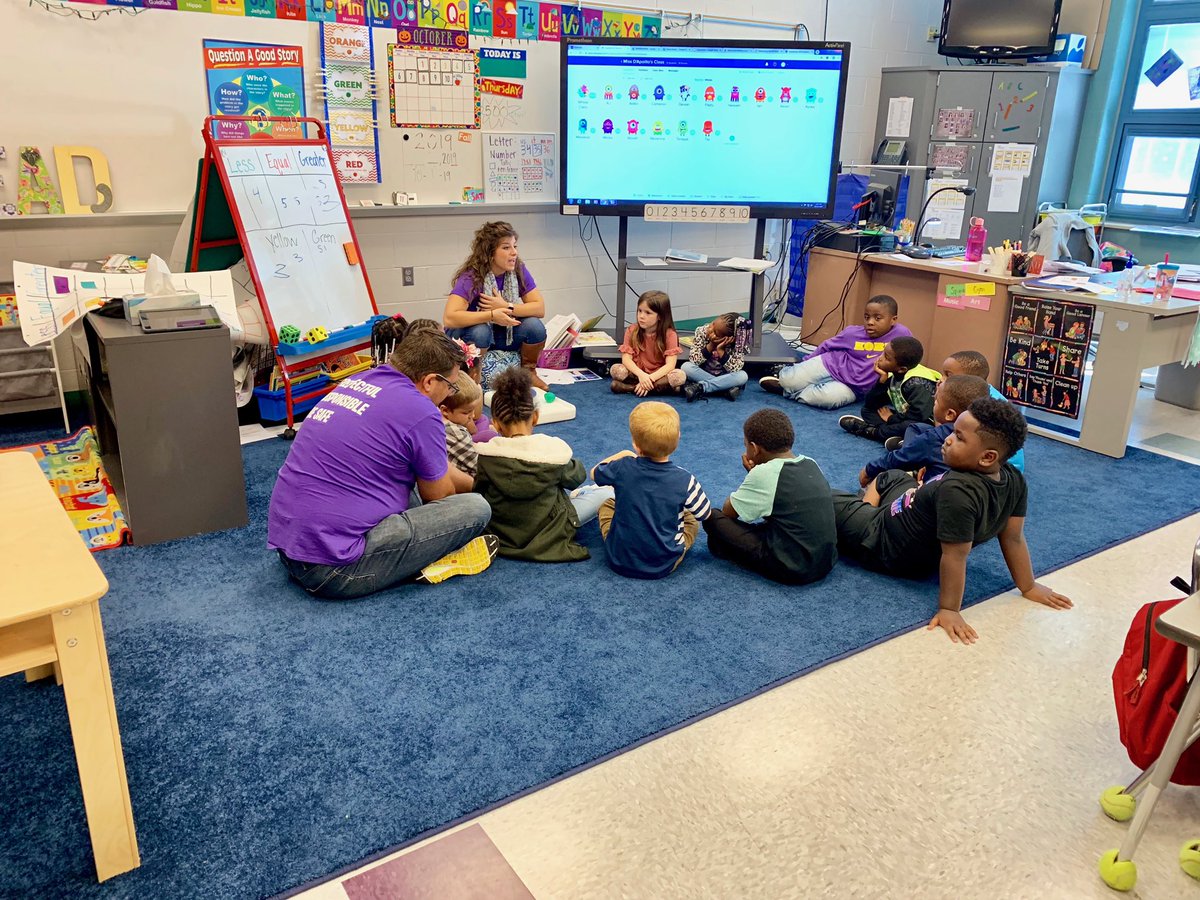 SBOEOhio's tweet image. We made a final visit at @YtownSchools’ Volney Rogers Elementary, where signature strengths are celebrated throughout the school. Every adult I met in this building was bursting with joy and was so proud of the students! Clearly an amazing place to learn. Thanks, #YCSD! #OhioEd