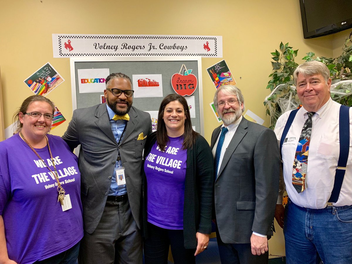 SBOEOhio's tweet image. We made a final visit at @YtownSchools’ Volney Rogers Elementary, where signature strengths are celebrated throughout the school. Every adult I met in this building was bursting with joy and was so proud of the students! Clearly an amazing place to learn. Thanks, #YCSD! #OhioEd