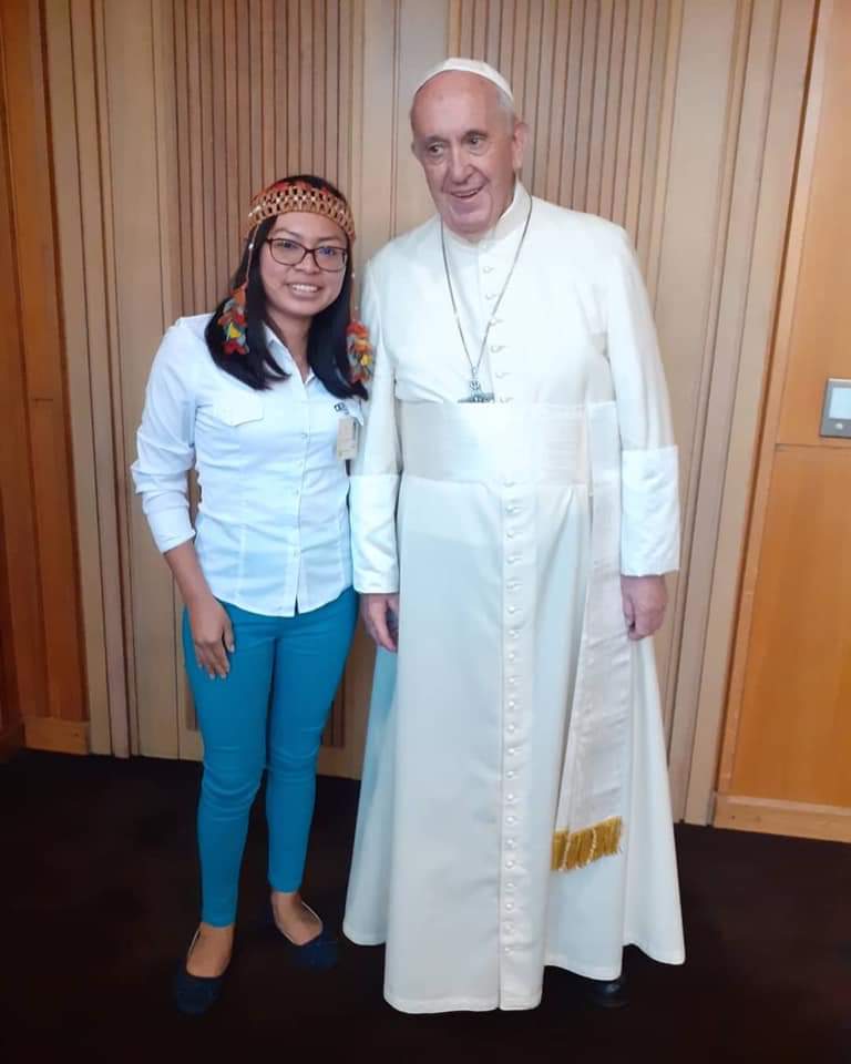 Great to see Leah Casimeiro, a young Wapichan woman from the rupununi in Guyana, with Pope Francis at the #synodfortheamazon