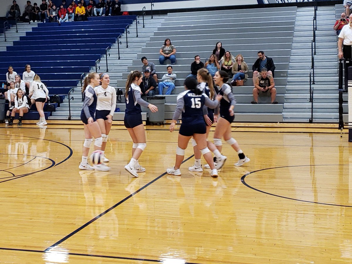 WeGoAthletics's tweet image. JV wins in two!  25-13 in the second match to get the W over Streamwood!  On to Varsity! @wego_vball