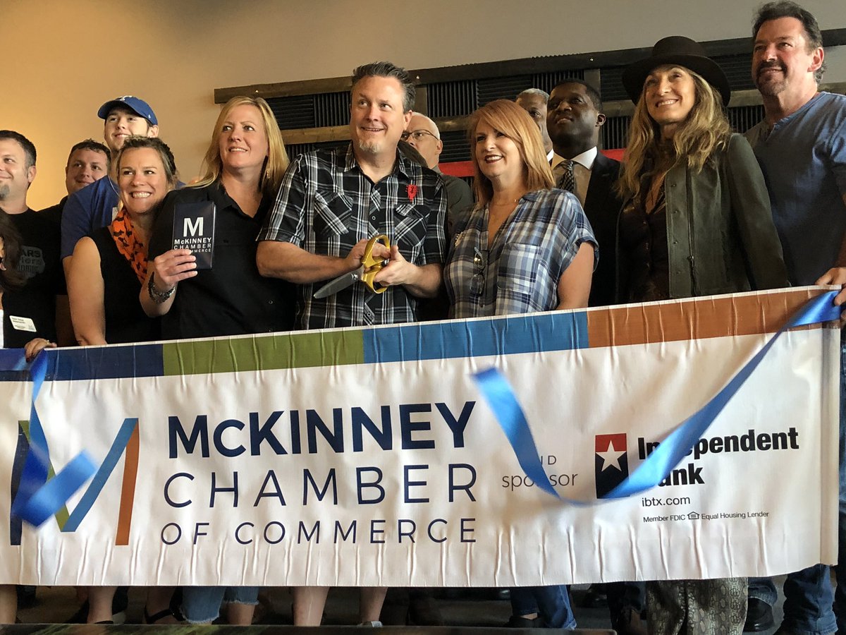 J_Tyler_Russell's tweet photo. Great ribbon cutting ceremony and grand opening for @guitarsgrowlers in the @CityOfMcKinney with the  @McKinneyChamber! https://t.co/ZUWqDcglRt