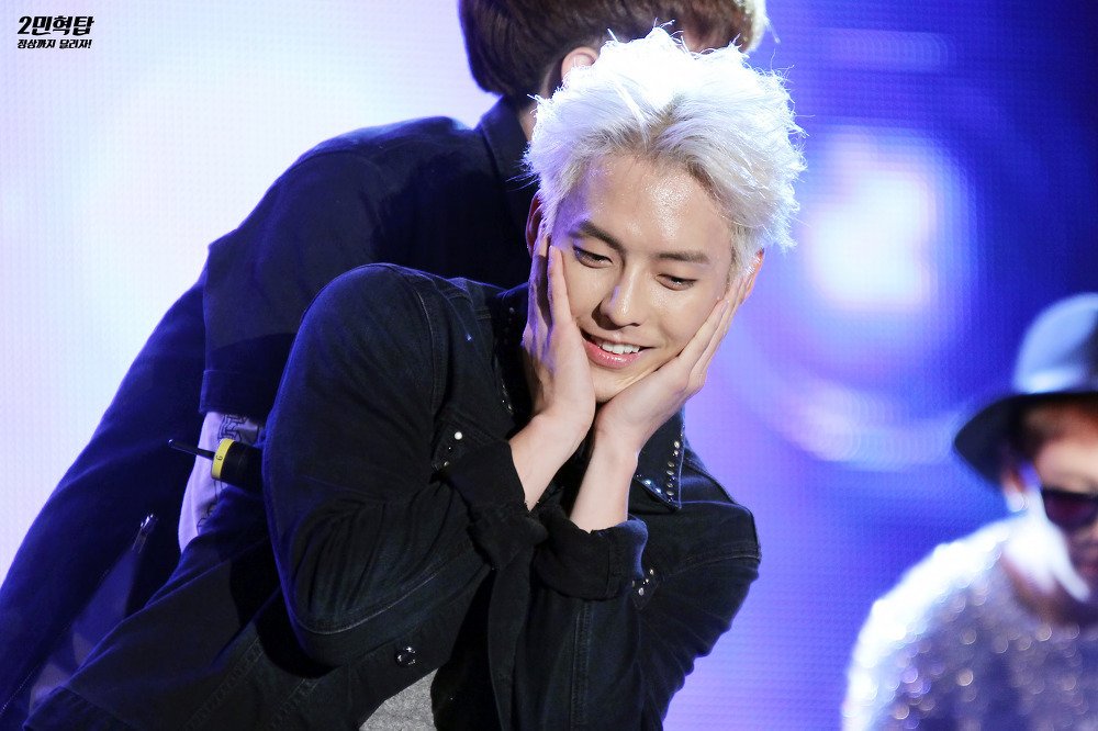 timeto2mh's tweet photo. 141008 성남사랑콘서트 #비투비 #이민혁 https://t.co/IPkwrYeZEj