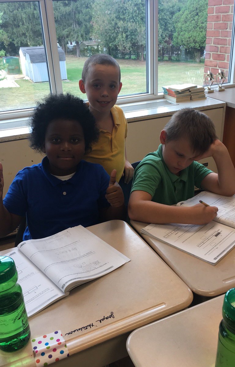 Carrcroft students help each other learn and are collaborative workers.
#carrcroftfriends 
#carrcroftstory