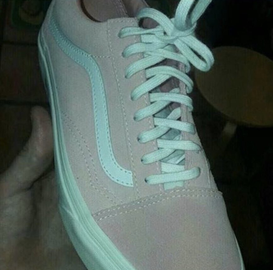 Why You See Pink And White Or Teal And Gray Color Expert Explains Wwd