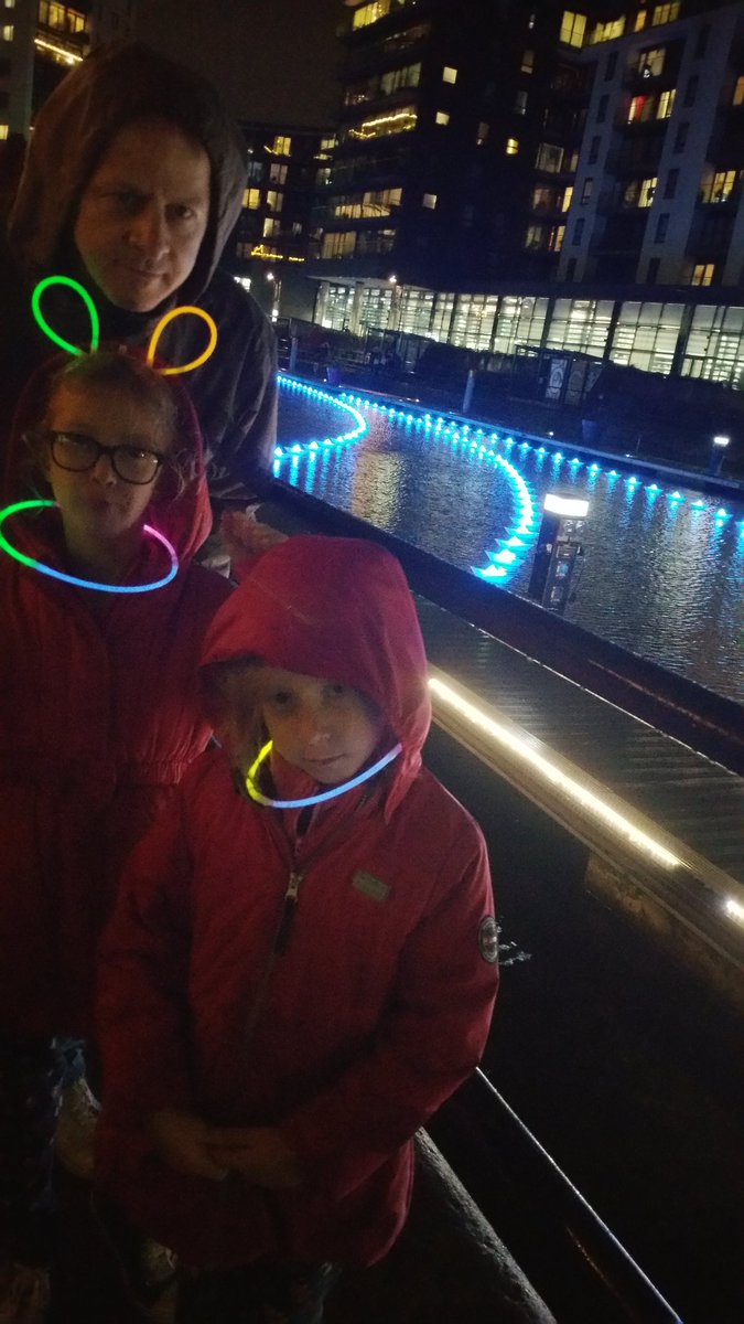 KarolinasTweets's tweet photo. Light night @LowRoad45A @LowRoad1K https://t.co/ljoKylpywN