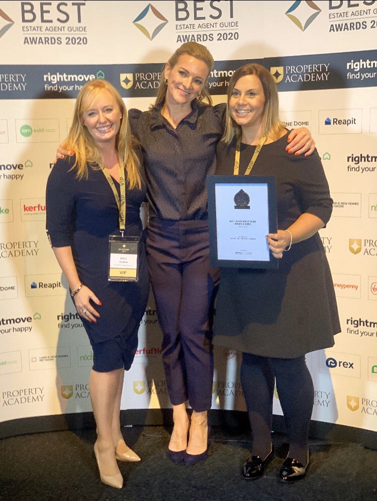 A fantastic day at the #EAMasters and we’re so proud to be named in the top 3% of agents in the UK ✨ #awardwinningteam #bestestateagentsguide @BestEAguide @propacad