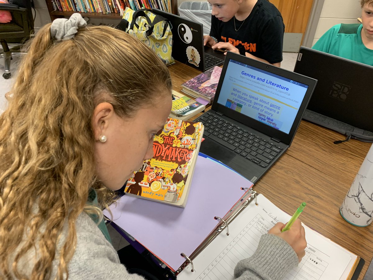 PreisigJessica's tweet image. Loved spending time in Mrs. Bratcher’s class this morning! #readaloud📖 #ReadTheory #smallgroup #RCEreads📚 #teamRCE🐾