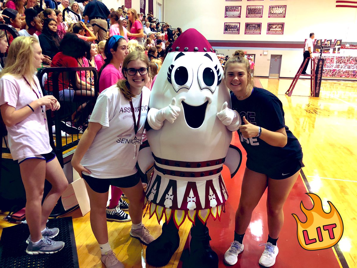 Roxie the rocket is in the building 👇 #ThreeStripeLive