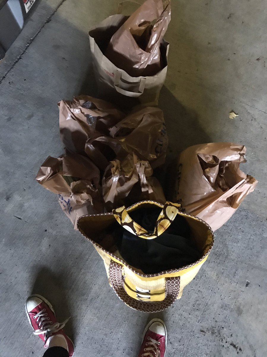 leistaff7's tweet photo. Time to play a game of can I️ get this all up 3 flights of stairs in one trip... https://t.co/Kfi5aFM5J4