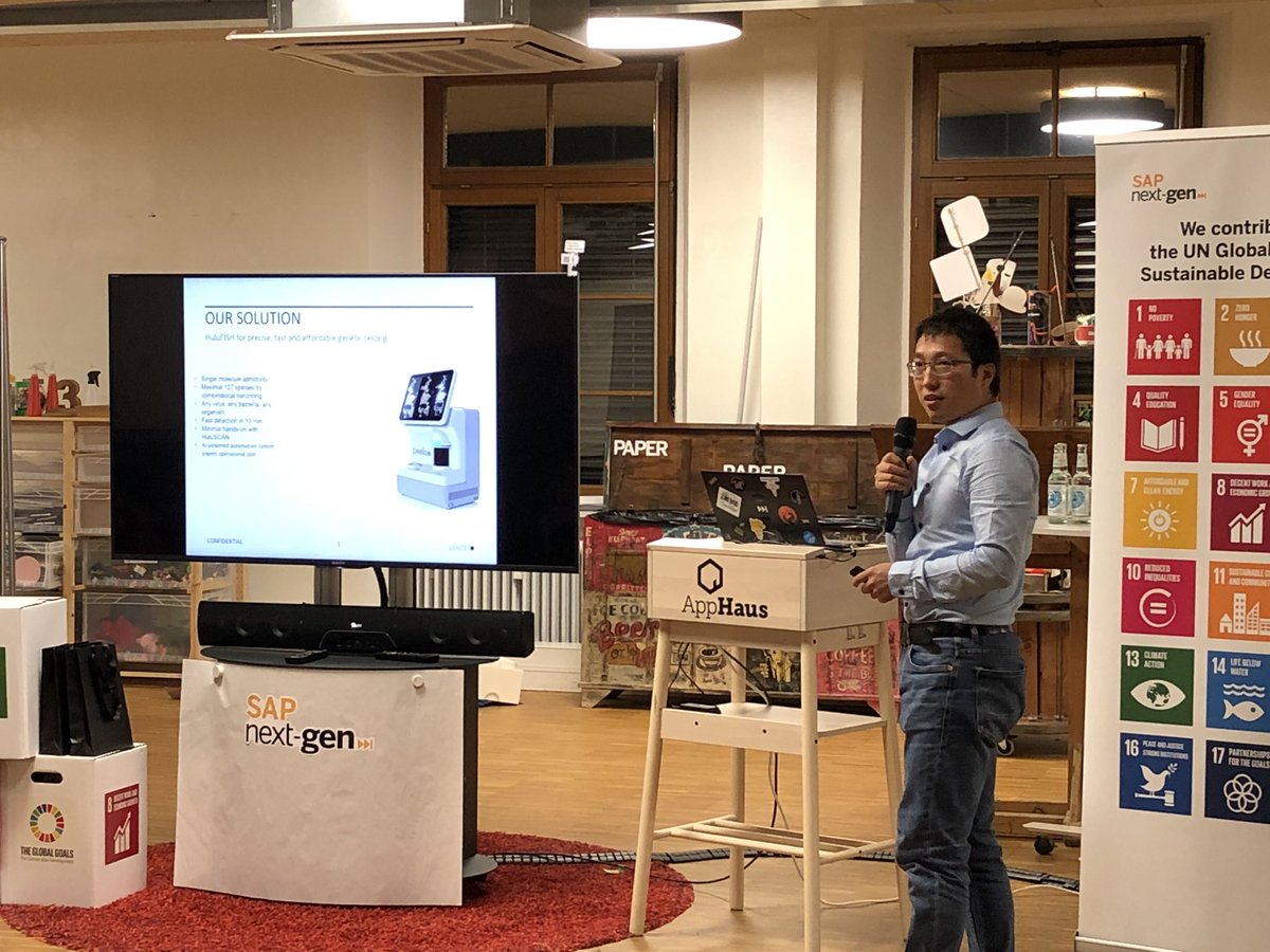 AnnaWypior's tweet photo. CEO Yongsheng Cheng of Pixel Biotech, spinoff company from German Cancer Research Center, pitched his fast, precise and affordable diagnosis for infectious disease with proprietary single molecule genetic testing tool @SAPNextGen meetup #Globalgoals #SDG3🌐https://t.co/9Lgod1zZIW https://t.co/5N0Aotyf6u
