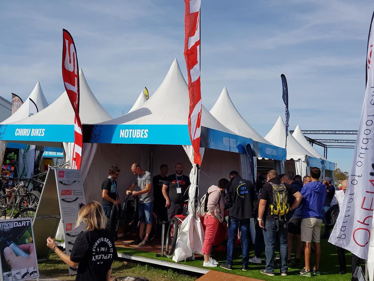 NoTubes's tweet photo. Our new DART is the best way to save a damaged tire fast! You can see demos at @RocdAzur in France, @Epicrides OzTrails in Bentonville, AR and @unpavedPA this weekend! 
#savetheride  #davedbydart  #onlystans https://t.co/Jm4CfcLD5j