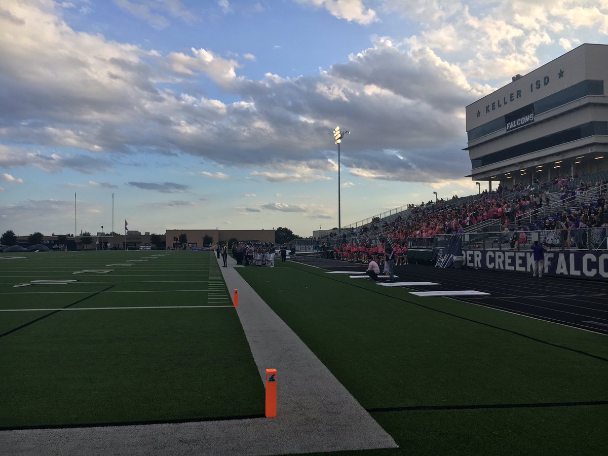 MacyJJenkins's tweet image. 🏈🏈🏈 Thursday night high football game in Keller (Timber Creek vs. Denton Guyer) moved up to 6pm tonight ahead of possible severe weather. Skies are still sunny but athletic director says he’s on lightening watch tonight. #FOX4 #KDFW