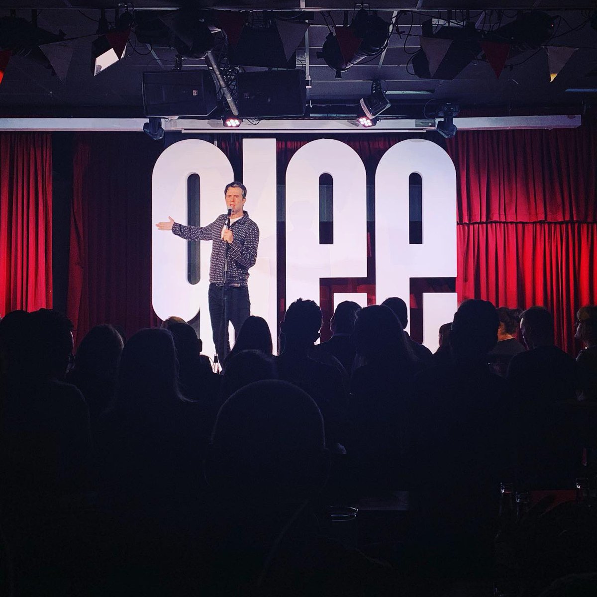GleeClubBham's tweet photo. Great #ComedyCarousel special for @BhamComFest tonight, feat. @StandUpAndrew @c_hopkinson  @FiorunFiorun @KathMathComedy #UsamaKhan @mc_hammersmith &amp; of course #AndyRobinson! Extra thanks to reluctant Jamie the joiner for being such a good sport 😉 https://t.co/omq1O3V8FU