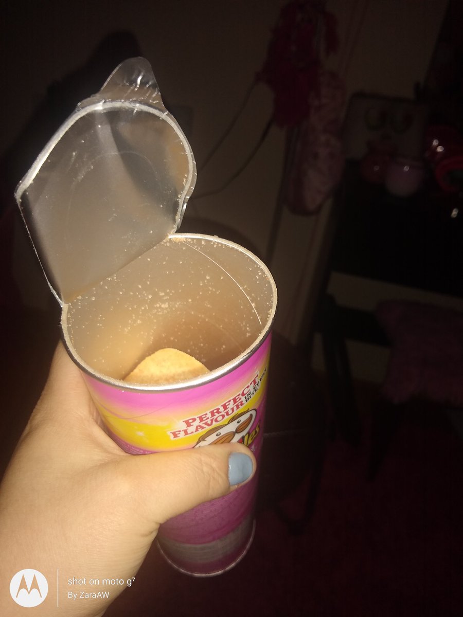 @Pringles did you forget to fill the top half #expensiveair
