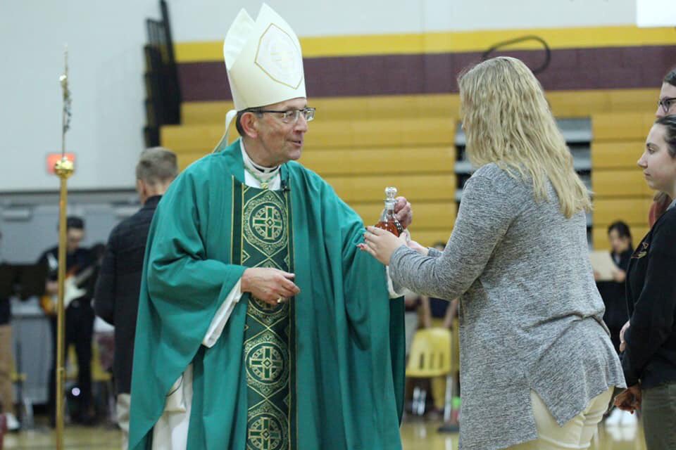 Thank you <a href="/BishopPersico/">Lawrence Persico</a> for making our weekly mass extra special at Kennedy Catholic today! #KCPride 
🦅✝️