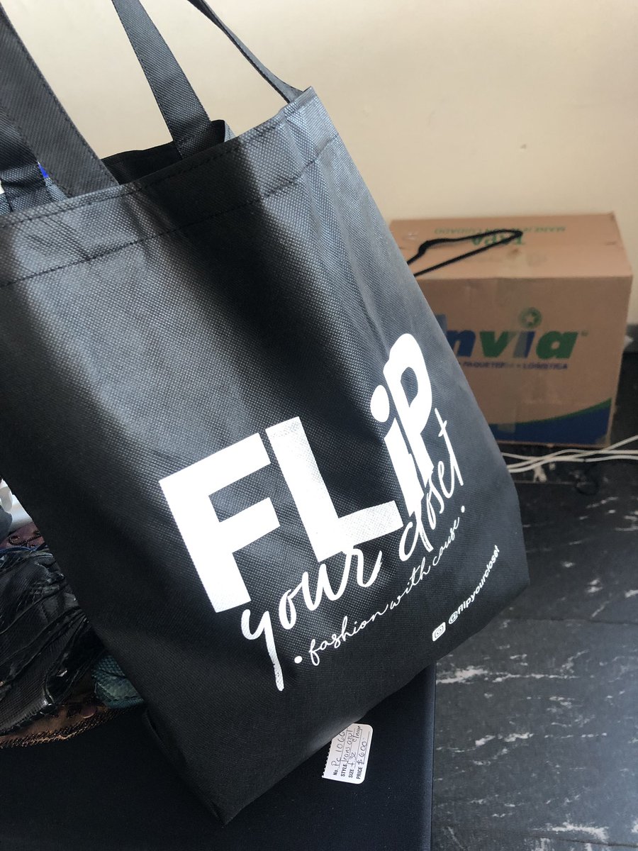 Deb_Estrella's tweet photo. Feliz!!! Hoy fui a #FlipYourCloset (que por cierto es el último día, estarán en el Grand2411 de Paseo Tec hasta las 8:00 pm) y salí surtida. Amé mis compras y lo mejor, fueron con causa #Canceroton. Aún puedes ir!!! https://t.co/BPw9nXGKpz