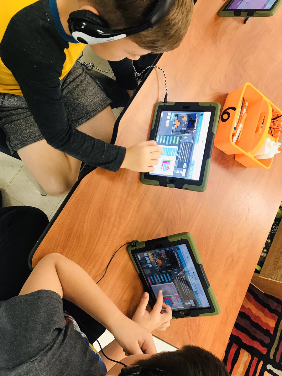MrsHoj's tweet photo. Our first class of Coding @codeorg and many are cruising through the levels. #motivatedbyMinecraft #BESRoyals #BESTClass https://t.co/rR3JJEh2cm