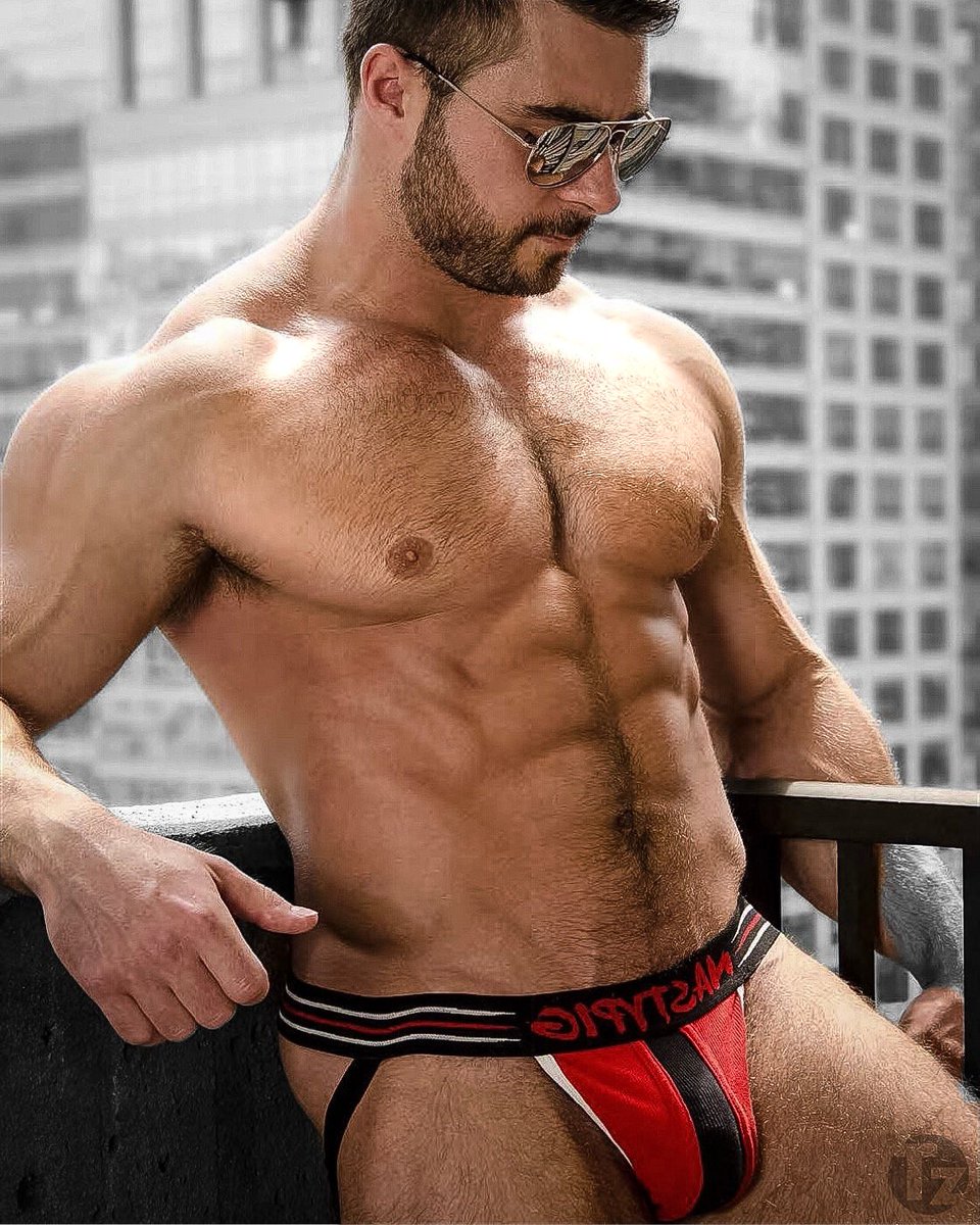 Derek Bolt - IG: <a href="/derekbolt/">Derek Bolt</a>
·
#physique #fitspo #strength #muscle #gym #bodybuilding #aesthetics #bodybuilder #instagramfitness #fitness #motivation #shredded #ripped #lift #swole #gains #gymrat #trainstaguyining #fitfam #hunk #bulgetastic #hotmen #sexy #thetestozone #derekbolt