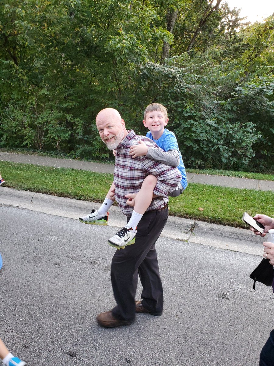 Thanks <a href="/TWHS_Cardinals/">Thomas Worthington High School</a> for a great Homecoming Parade! #ItSworthIt #Proud2BaShark <a href="/WoParkSharks/">Worthington Park Elementary School</a>