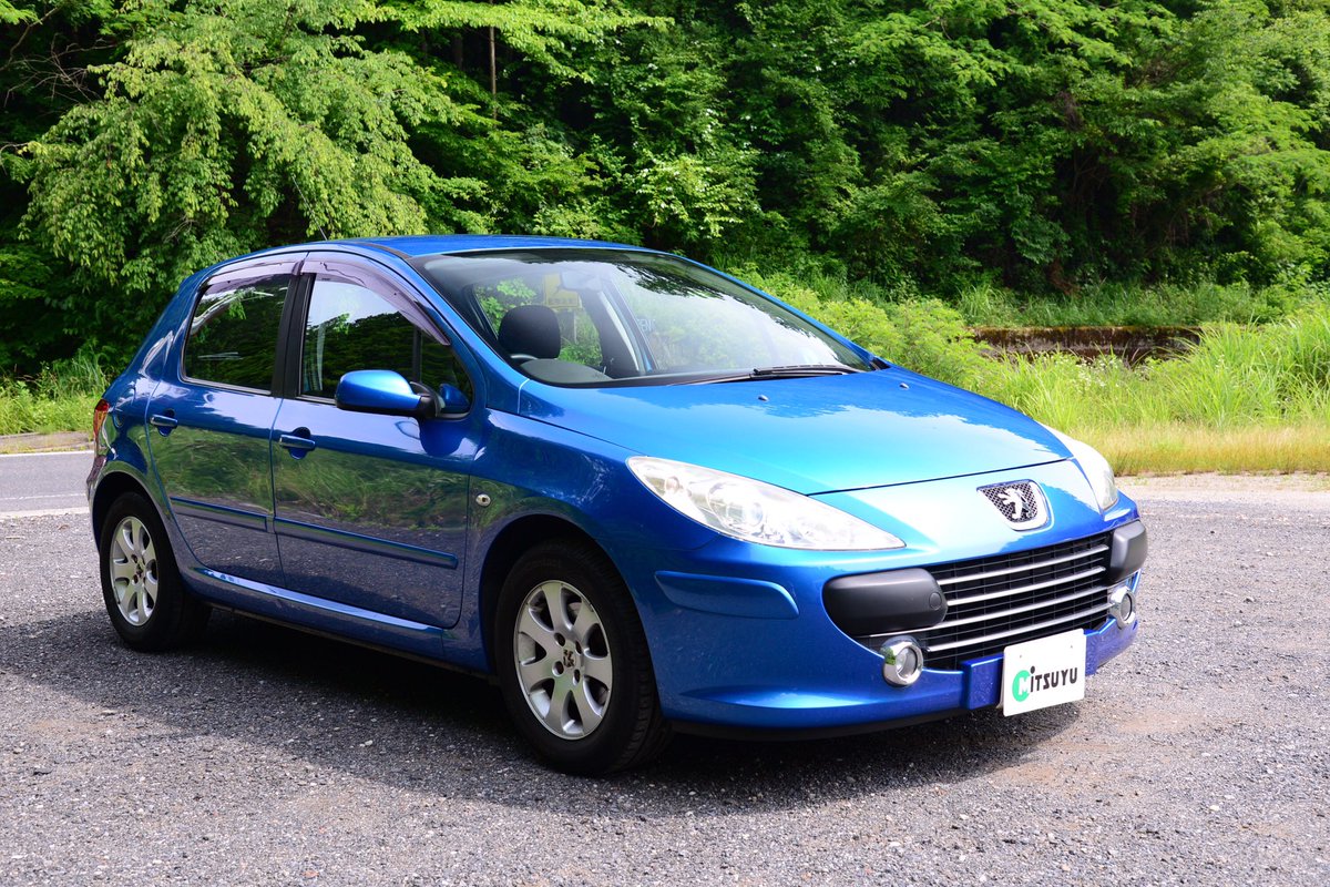 スパイス カー レント プジョー 307 フェリーヌ 乗り心地が良く どの速度域でもしなやかなサスペンション 安定感したハンドリング 背の高いボディが開放的で使いやすい広めの室内 ライバルが多い中で目立たない存在ですが おしゃれで優しいルックスは