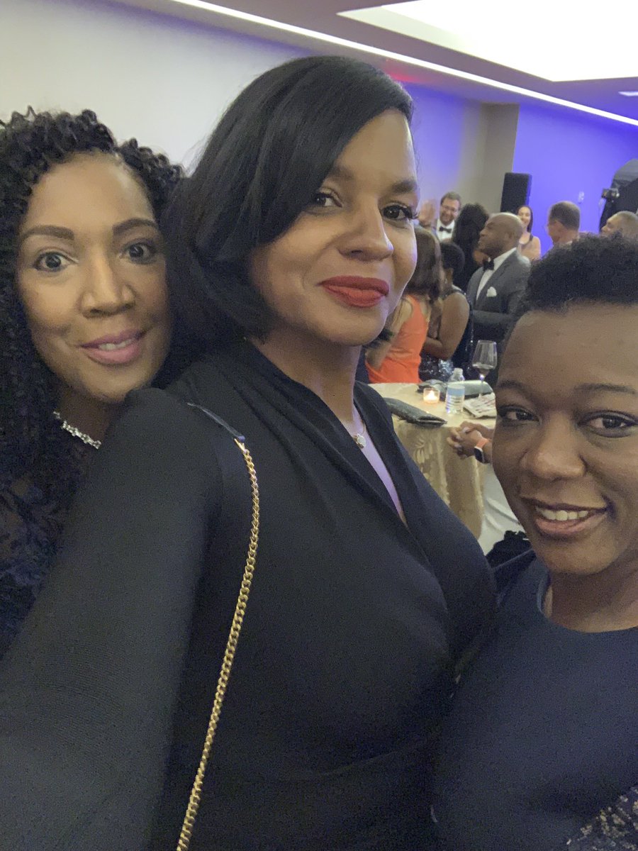 Modupe_C's tweet photo. @WeAreCisco #selfiegang @elcinfo #MLMS25 me &amp; my squad! 🙏🏽✌🏽 https://t.co/BJdwsK6lOn