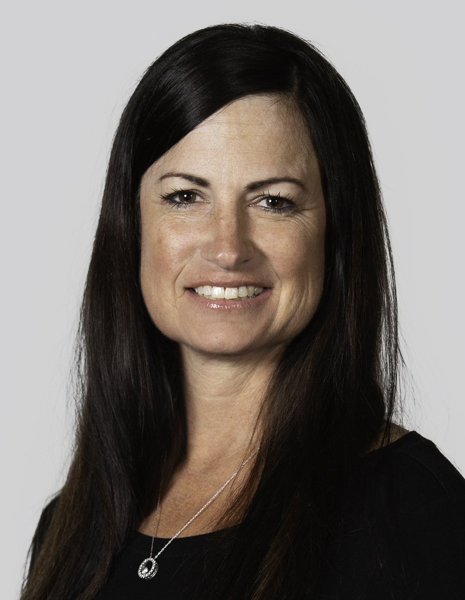 Each year the March of Dimes Kansas recognizes extraordinary nurses in our community with Nurse of the Year awards. This year, our very own , Karen Mallott, LPN in The Laurel was nominated.
Congratulations Karen, we are so proud of you and the care you provide our residents!