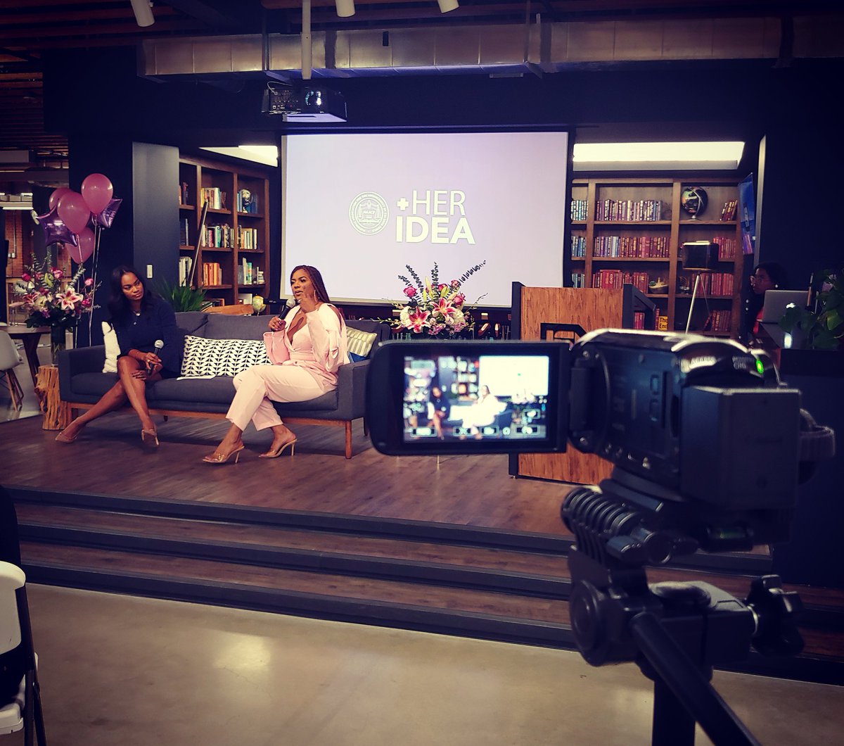 nickimayonews's tweet photo. 📢 Pitch that idea.
📢 Start that business.
📢 #GoGetYourFuture.
Covering inspirational entreprenHERs @KrystalGarner @trapmusicmuseum and @GreenLitATL's @TulsaRealEstateFund at #HerIdeaNAACP listening party for their new podcast. #podin https://t.co/XFM6rTTTvi