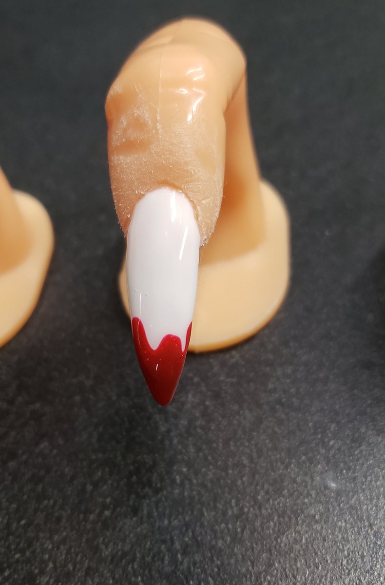 AbcBeauty1's tweet photo. Vampire fang nail 🤩🧛‍♂️ https://t.co/toWI2KMy5e