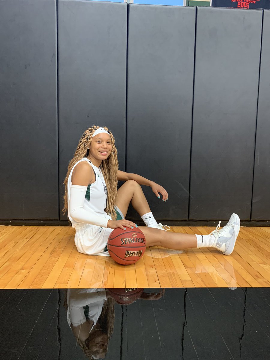 baller_nee's tweet photo. New Chapter, Same Story 🏀🦅 #year1 💚 https://t.co/UPr9Yn7SjS