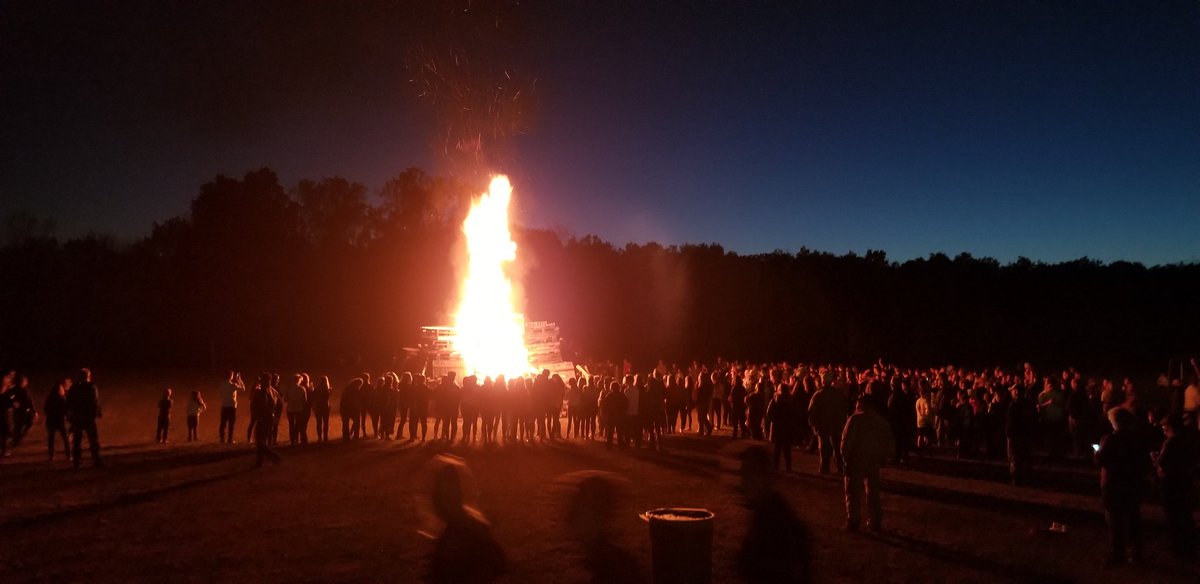 PSDAthletics's tweet photo. Great turnout at the bonfire tonight! https://t.co/NPbjWrQpGo