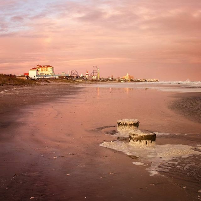 Tonight's #Sunset - Ocean City, New Jersey.
.
.
.
.
 #skyporn #sunsetsniper #skylovers #sunrise_and_sunsets #sunsets #sunset_hub #sunsetlovers #instasunsets #all_sunsets #sunsethunter #sunset_madness #sunset_stream  #roamtheplanet #travelphotography #visualoflife #beachlife …