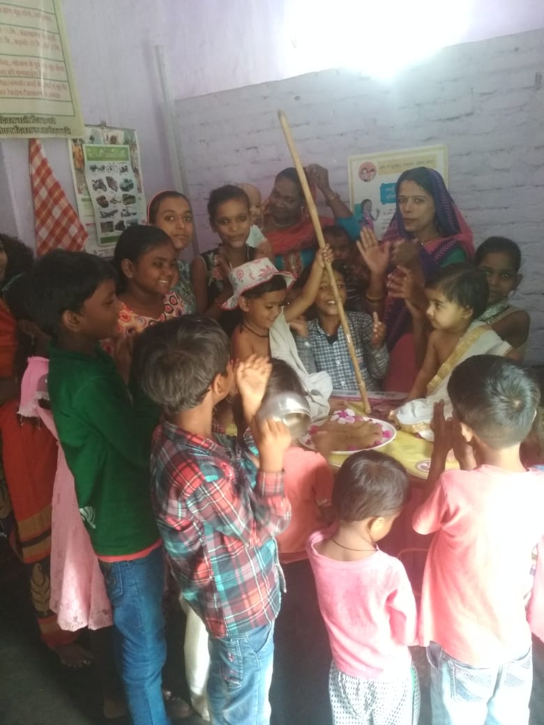 ecce_saurabh's tweet photo. #महात्मा_गांधी ,अगर इनकी शख्सियत से बच्चों को अवगत नही कराया तो कही न कही शिक्षा अधूरी ही मानी जावेगी ।। बच्चों को गाँधीजी की विचारधारा से जोडने हेतु उनके स्वरूप मैं ढालने की एक कोशिस 😊
#ecce_coordinatorsMP @CMMadhyaPradesh @OfficeOfKNath @ImartiDeviINC @SyedZps @tarunbhanotjbp https://t.co/oKDniJEqdB
