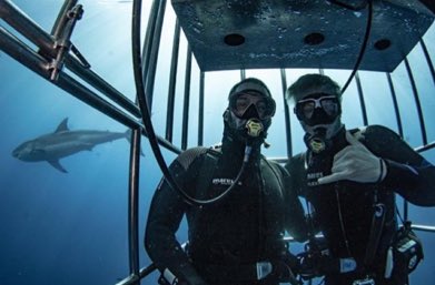 มาเยี่ยมคุณตาของบิลลี่ จะถ่ายรูปด้วยแต่เขาหนีกล้องซะแล้ว เสียใจ😢