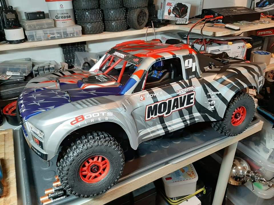 ARRMARC's tweet photo. Seriously focused on blasting.
#MOJAVEBLX #DESERTTRUCK #ARRMAHOF #HALLOFFAME #ARRMAWORLDWIDE #STAYROLLING #BASHERSCHOICE #BLXINSIDE https://t.co/ZpvQCiClCm