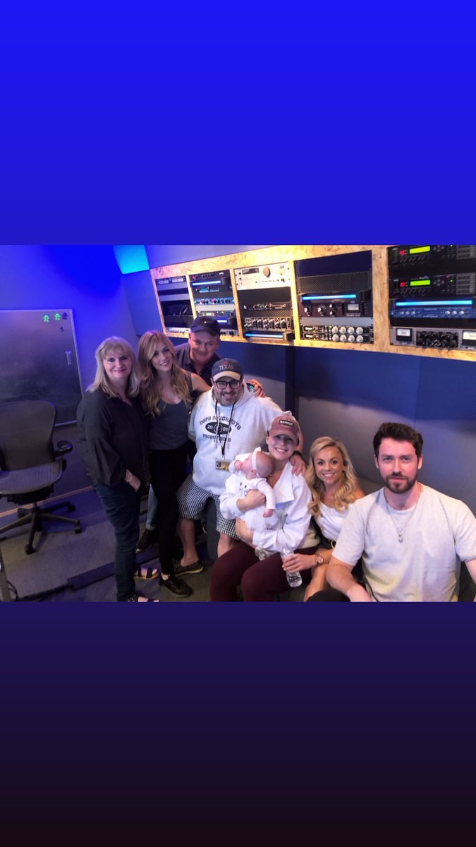 KatheraudeSrc's tweet image. new ; @Kat_McNamara in a recording studio for #twowolves in Los Angeles 🌸