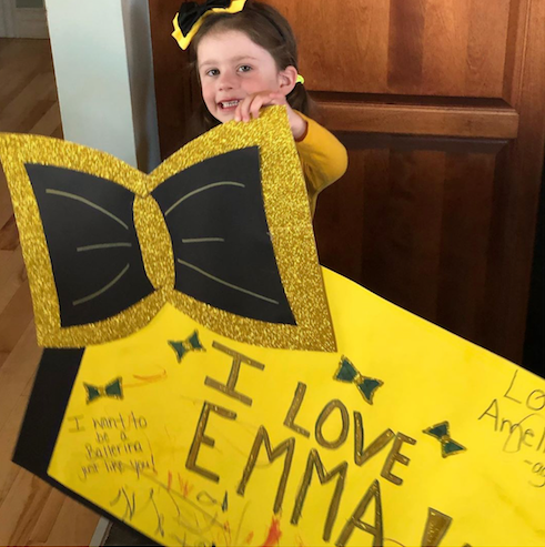 TheWiggles's tweet photo. Thank you to Amelia for bringing these bowtiful signs to the show! ππ
#TheWiggles #Bowtiful #PartyTimeTour #CanadianTour https://t.co/JDD9TxdhjG