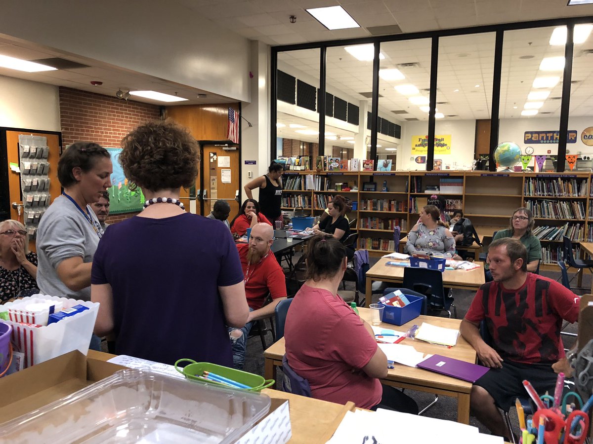 portlandjcps's tweet photo. 1st grade Ts are🥇! They planned a family data night to discuss critical learning in 1st, reviewed student data &amp; benchmarks, coached parents on how to support students at home in reading &amp; with math games, &amp; provided childcare! #PortlandGrows @JCPSKY @JCPSAsstSuptES3 @JCPSDEP1 https://t.co/ru9oa8pNJb