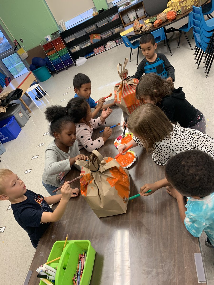 BeringerDen's tweet photo. Our friends spent the day problem-solving, working together and being creative thinkers. They practiced counting, naming and decomposing shapes, making predictions, comparing numbers, writing, identifying sounds, naming organisms’ needs and much more. Excited to continue tomorrow https://t.co/2KnZhLgNJu