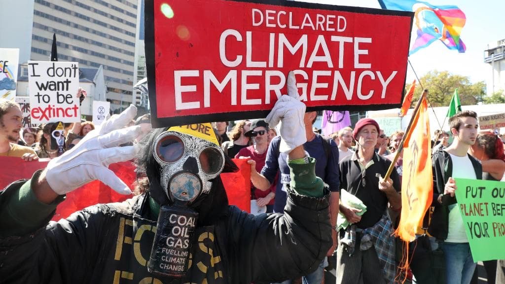 angrynationalis's tweet photo. #auspol #serialpests #ExtinctionRebellion are these idiots aware that #CarbonDioxide is NOT a #pollutant but its necessary for all #Plantlife on #earth So that means you want plants to die but then you #vagrantvegans would have nothing to eat! & you're good with that? seriously? https://t.co/WPUighiLQA