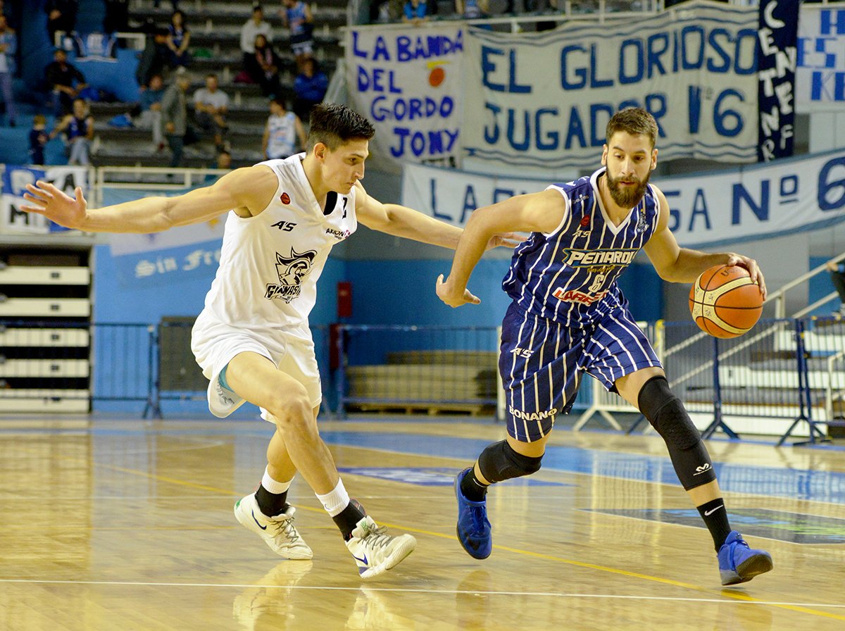 🔵🏀⚪ Bajó al invicto y sigue creciendo

➡ ow.ly/FPLF30pHvM3

📷 Demián Schleider - La Liga Contenidos.