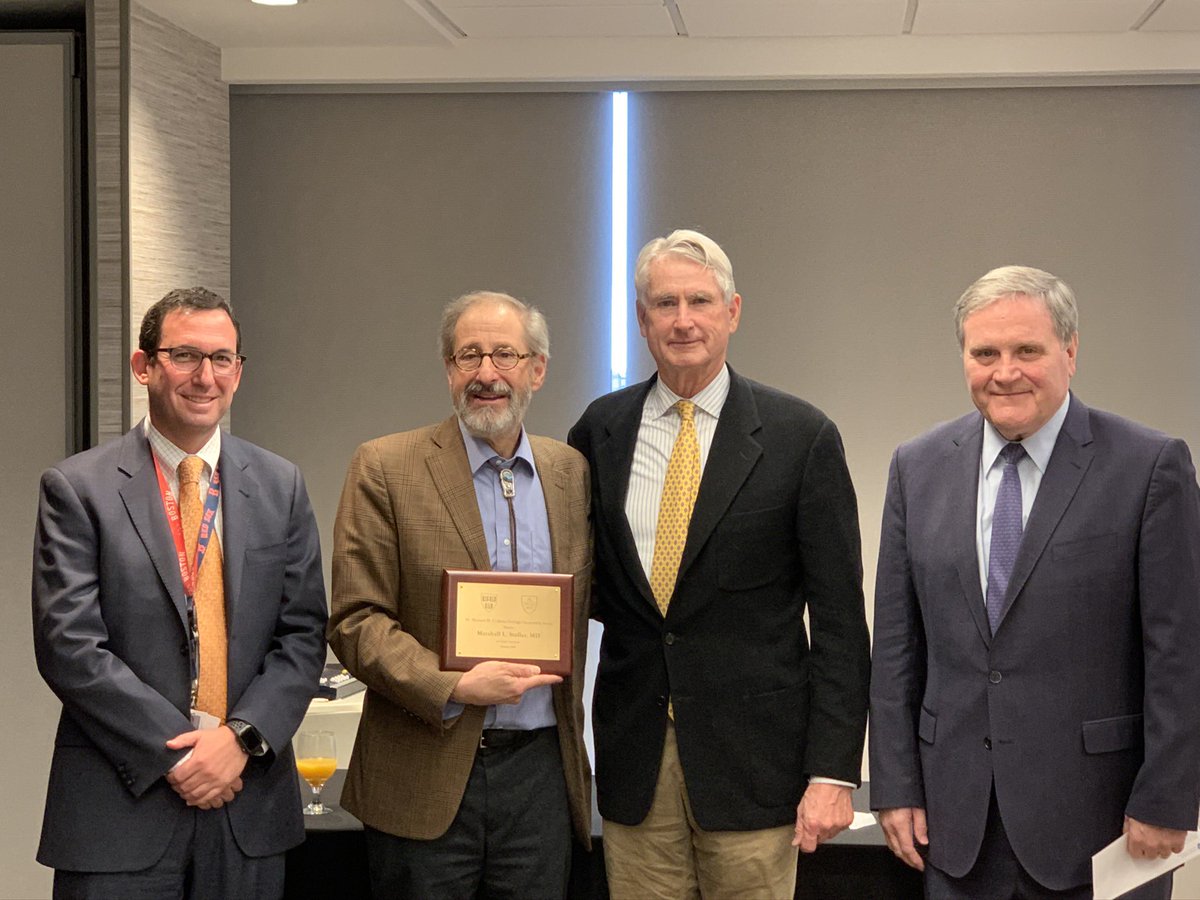 MGHUrology's tweet photo. Thank you to Dr. Marshall Stoller, 4th MGH Harvard Crabtree Lecturer on the origins of stone disease and future perspectives, and for spending time sharing your perspectives with our department. @urochiefmlb @AFeldmanMD @BEkidneystone @UrsinyMD https://t.co/drglGn80MU